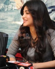 Beautiful Actress Shruti Haasan Photos