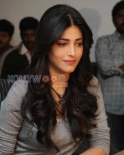 Beautiful Actress Shruti Haasan Photos