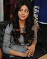Beautiful Actress Shruti Haasan Photos