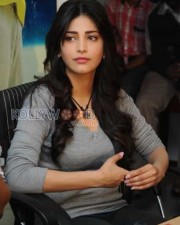 Beautiful Actress Shruti Haasan Photos