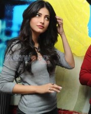 Beautiful Actress Shruti Haasan Photos