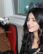 Beautiful Shruthi Hassan At Big Studio Pictures