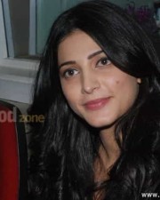 Beautiful Shruthi Hassan At Big Studio Pictures