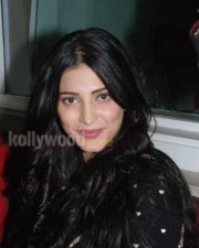 Beautiful Shruthi Hassan At Big Studio Pictures