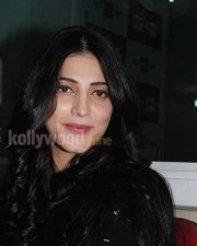 Beautiful Shruthi Hassan At Big Studio Pictures