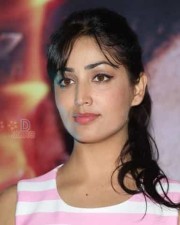 Beautiful Yami Gautam Photos