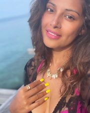 Bengali Bombshell Bipasha Basu Sexy Pictures 02