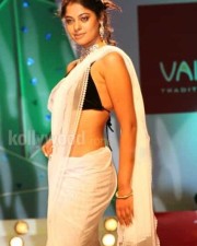 Bindu Madhavi Hot Saree Pictures