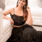 Shivani Narayanan 3 Bodhaiyil Thallathey Heroine Shivani Narayanan Photos
