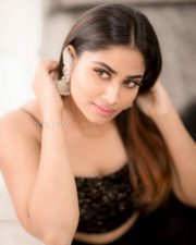 Bodhaiyil Thallathey Heroine Shivani Narayanan Photos