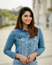 Bodhaiyil Thallathey Heroine Shivani Narayanan Photos