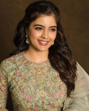 Breathtaking Beauty Amritha Aiyer in a Contemporary Ethnic Lehenga Dress Photos 02 Breathtaking Beauty Amritha Aiyer in a Contemporary Ethnic Lehenga Dress Photos 02