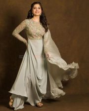 Breathtaking Beauty Amritha Aiyer in a Contemporary Ethnic Lehenga Dress Photos 04 Breathtaking Beauty Amritha Aiyer in a Contemporary Ethnic Lehenga Dress Photos 04
