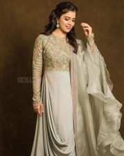 Breathtaking Beauty Amritha Aiyer in a Contemporary Ethnic Lehenga Dress Photos 05 Breathtaking Beauty Amritha Aiyer in a Contemporary Ethnic Lehenga Dress Photos 05