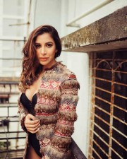 British Model Sophie Choudry Pictures 01