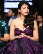 Busty Shruti Haasan at IIFA Utsavam Awards Photos 01