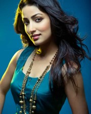 Charming Yami Gautam Picture 01