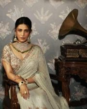 Classy Shruti Haasan Saree Photoshoot Pictures 02 Classy Shruti Haasan Saree Photoshoot Pictures 02