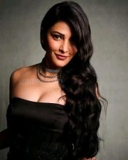 Coolie Actress Shruti Haasan in a Long Black Draped Dress Pictures 02