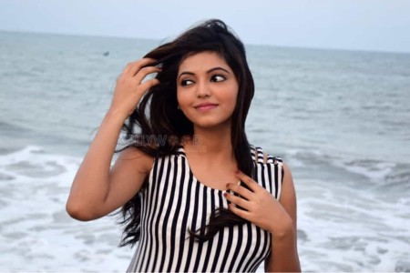 Cute Actress Athulya Ravi Photo Shoot Pictures