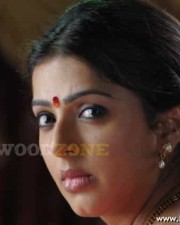 Cute Bhumika Chawla Pics