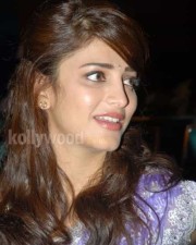 Cute Sexy Actress Shruthi Hassan Saree Photos