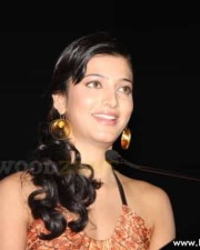 Cute Shruti Haasan Stills