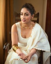 Dazzling Yami Gautam in a White and Gold Embroidered Saree with a Sleeveless Blouse Pictures 03