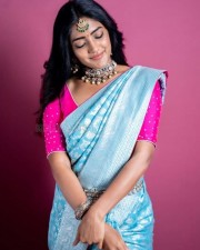 Eesha Rebba Stylish Saree Photos 02