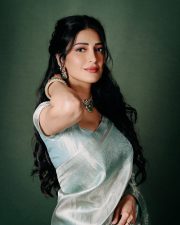 Enchanting Actress Shruti Hassan in a Silver Grey Embroidered Saree Photos 01
