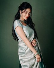 Enchanting Actress Shruti Hassan in a Silver Grey Embroidered Saree Photos 02