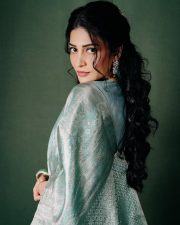Enchanting Actress Shruti Hassan in a Silver Grey Embroidered Saree Photos 06