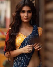 Fatima Sana Shaikh Showing Navel in Bold Saree Photoshoot Pictures 01