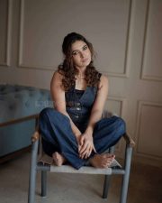 Gangers Actress Vani Bhojan in a Blue Denim Sleeveless Top and Pants Photos 03