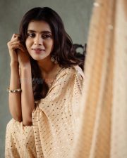 Glamorous Actress Hebah Patel in a Champagne Sequined Saree Photos 04 Glamorous Actress Hebah Patel in a Champagne Sequined Saree Photos 04