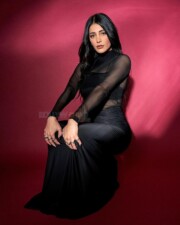 Gothic Beauty Shruti Haasan in a High Neck Dress with a Draped Bottom Photos 03
