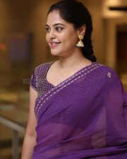 Heroine Bindu Madhavi at Dhandoraa Movie Pre Release Event Photos 10