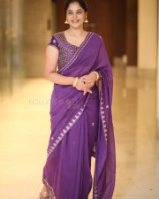 Heroine Bindu Madhavi at Dhandoraa Movie Pre Release Event Photos 15