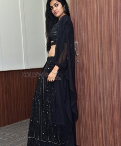 Heroine Divi Vadthya Stunning in Black Dress Photoshoot Pictures 25