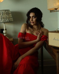 Hindi Actress Karishma Tanna Sexy Photoshoot Stills