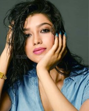 Digangana Suryavanshi 35 Hippie Heroine Digangana Suryavanshi Photoshoot Stills