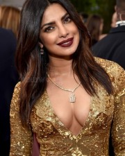 Hollywood Indian Actress Priyanka Chopra Cleavage Photo 01