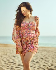 Hot Aamna Sharif Beach Body in a Printed Frill Dress Pictures 04 Hot Aamna Sharif Beach Body in a Printed Frill Dress Pictures 04