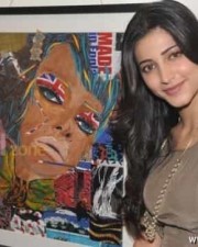 Hot And Sexy Shruti Hassan Pictures