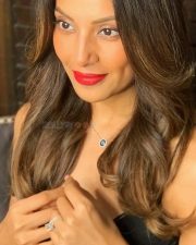 Indian Actress Bipasha Basu Pictures