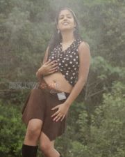 Ishita Dutta Sexy Navel Photos