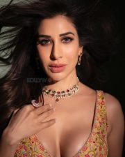 Love Sex Aur Dhokha 2 Actress Sophie Choudry for Trawed Magazine Photos 03