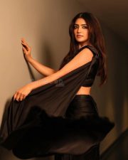 Mama Mascheendra Actress Eesha Rebba in a Black Saree with a Sleeveless Blouse Pictures 04