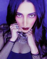 Naughty Shruti Haasan Sexy Pictures 20