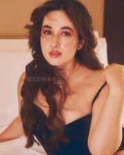 Nepali Cinema Actress Aditi Budhathoki Cleavage in a Black Sleeveless Camisole Top with Spaghetti Straps Pictures 04